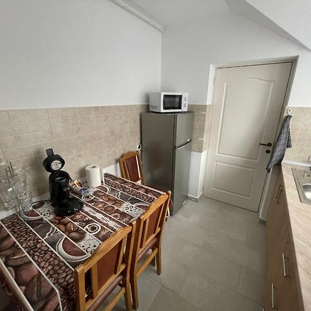 Sara Apartament Лугож Экстерьер фото